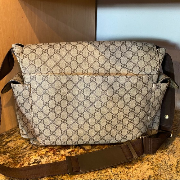 GG Supreme canvas diaper bag, designed with multiple pockets - Picture 3 of 4